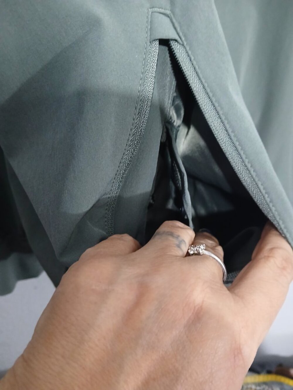 H&M DryMove Running Jacket - Picture 3 of 10